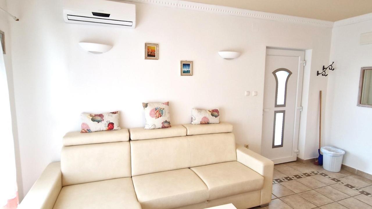 Apartment Damijan Krk Town Exterior foto