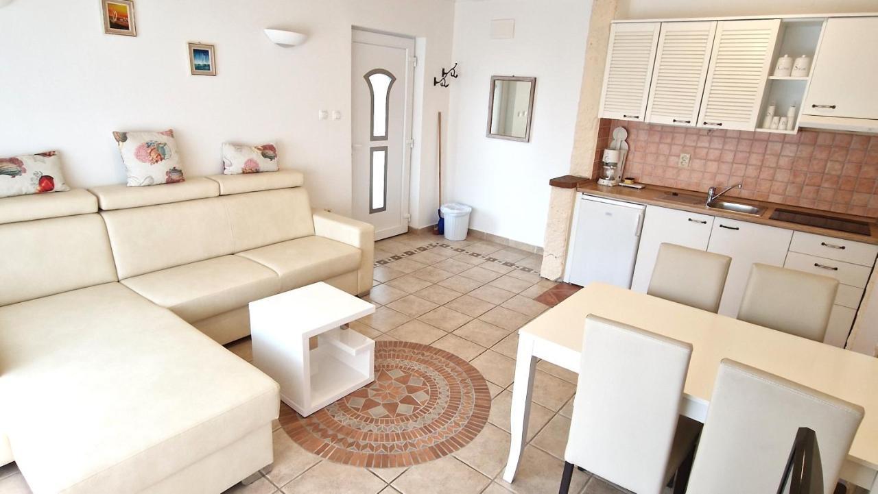 Apartment Damijan Krk Town Exterior foto