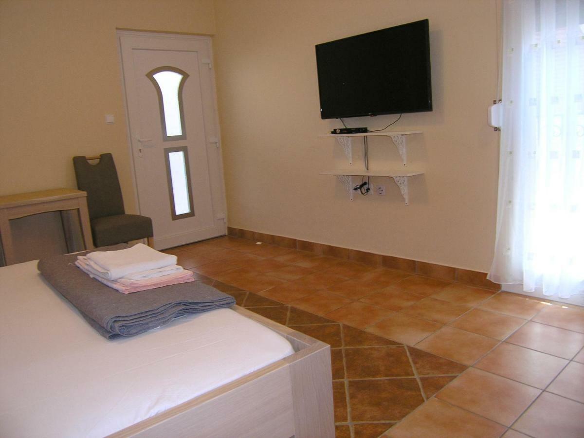 Apartment Damijan Krk Town Exterior foto