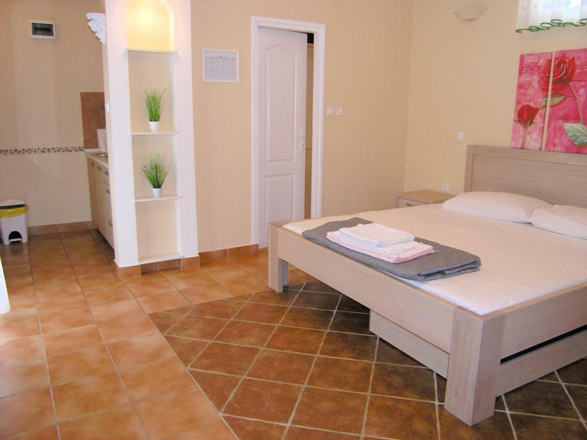 Apartment Damijan Krk Town Exterior foto