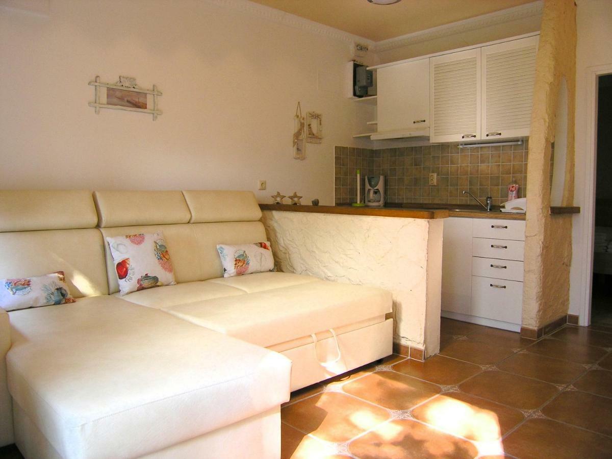 Apartment Damijan Krk Town Exterior foto